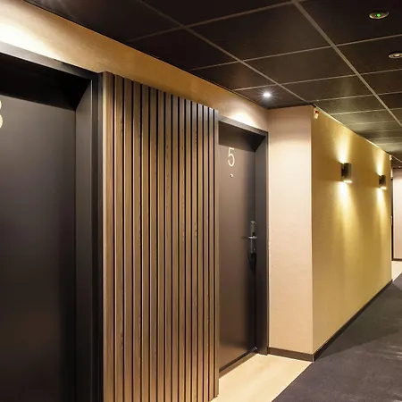 Lowietje - Keukenhof - Free Parking Hotel