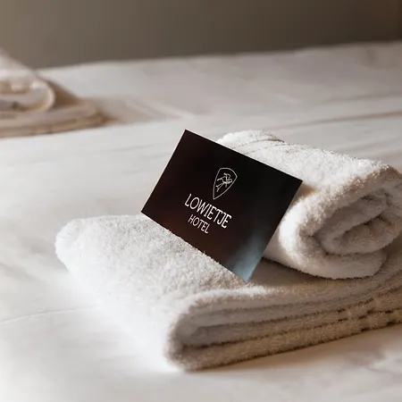 Hotel Lowietje - Keukenhof - Free Parking 4*