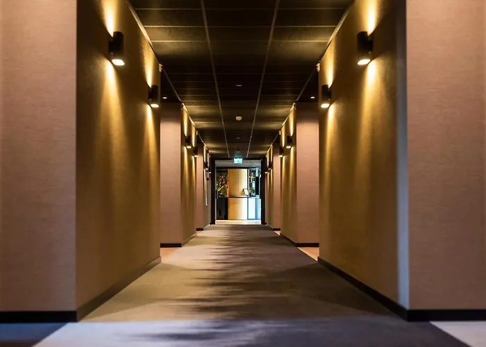 Otel Lowietje - Keukenhof - Free Parking 4*