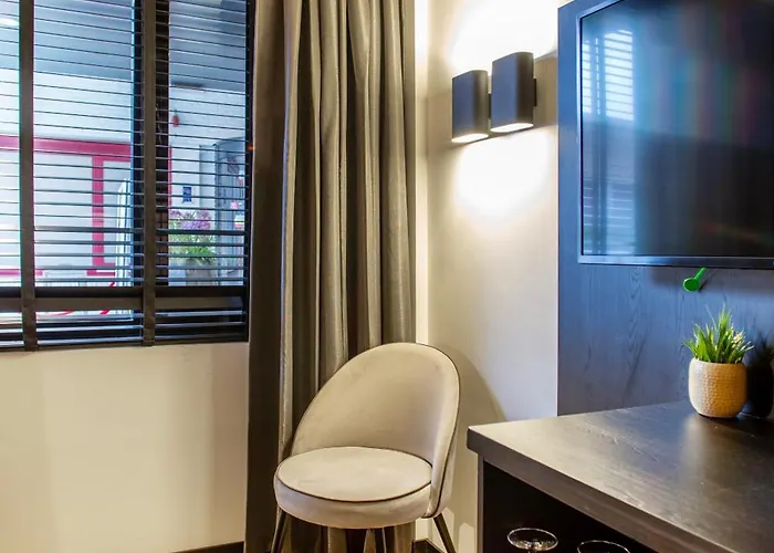 Hotel Lowietje - Keukenhof - Free Parking Lisse