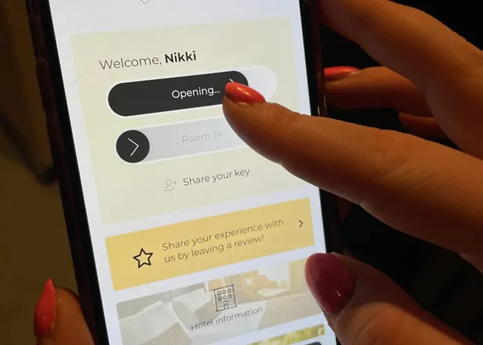 Lowietje - Keukenhof - Free Parking Hotel 4*