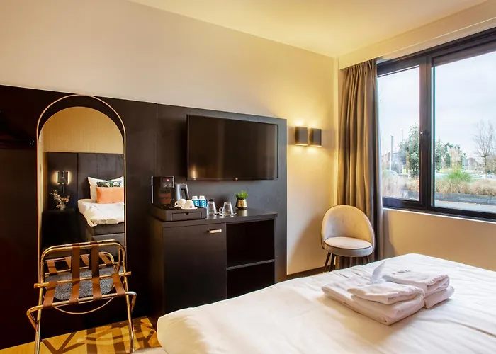 Hotel Lowietje - Keukenhof - Free Parking