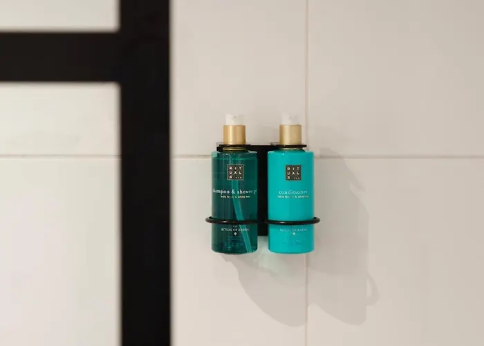 Lowietje - Keukenhof - Free Parking Hotel