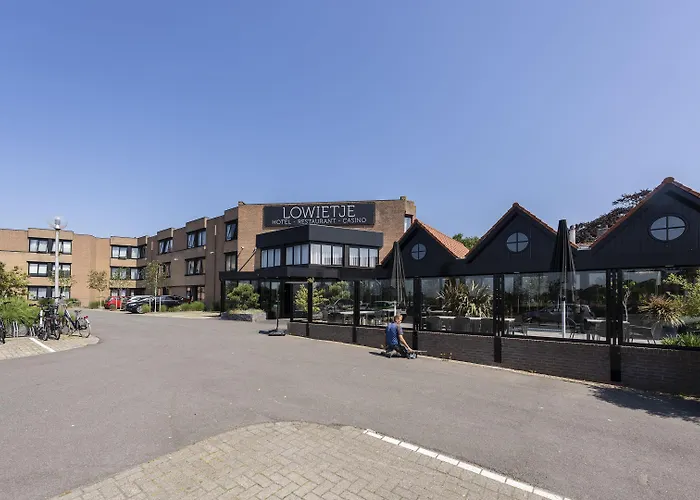 Lowietje - Keukenhof - Free Parking Hotel 4*